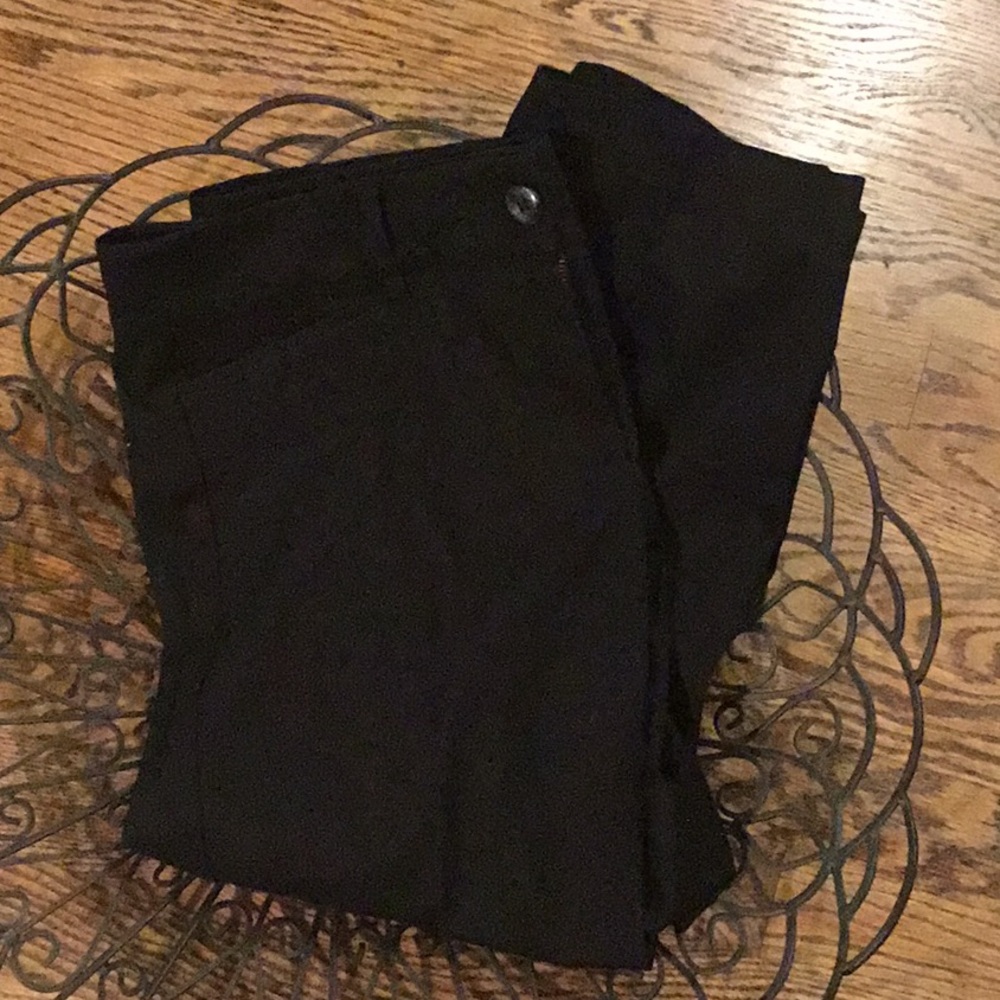 Ann Taylor Loft black capris size 6